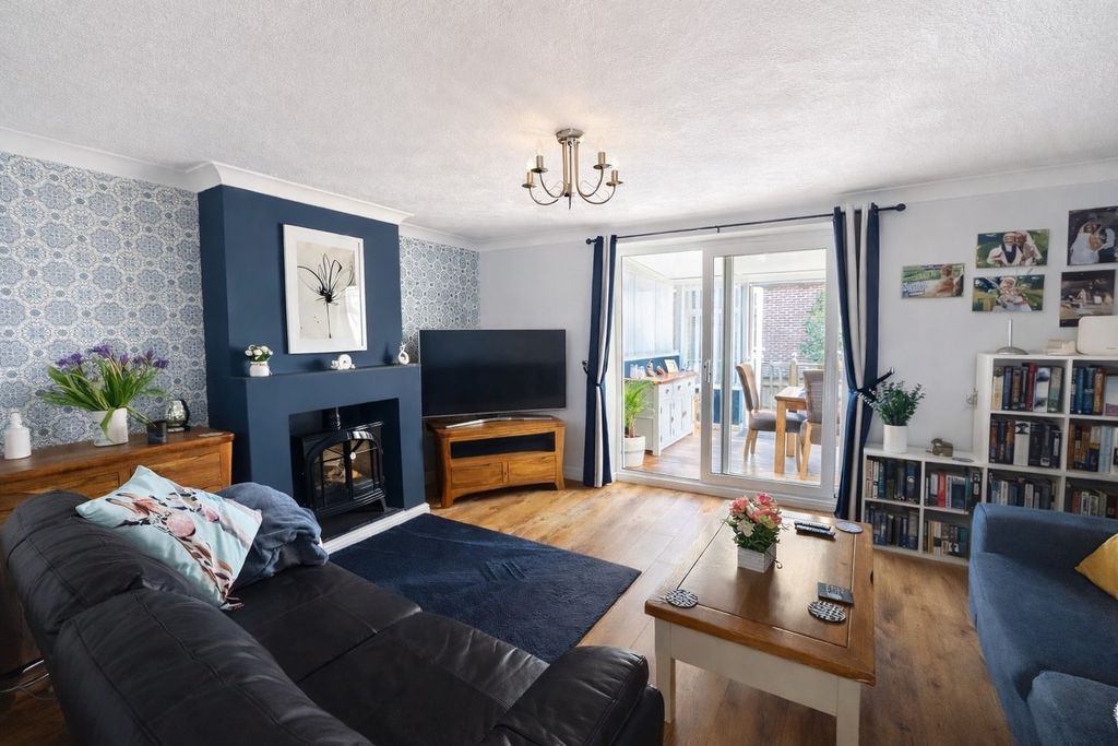 Property photo 2 of 13