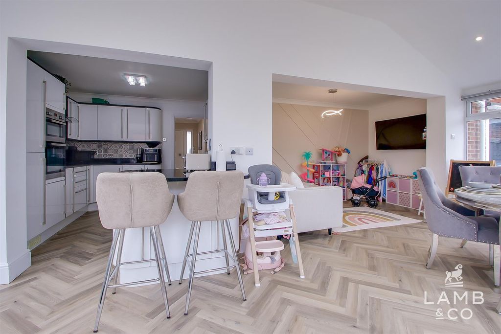 Additional image 6 of 3 bed detached house for saleCrome Road, Clacton-On-Sea CO16
