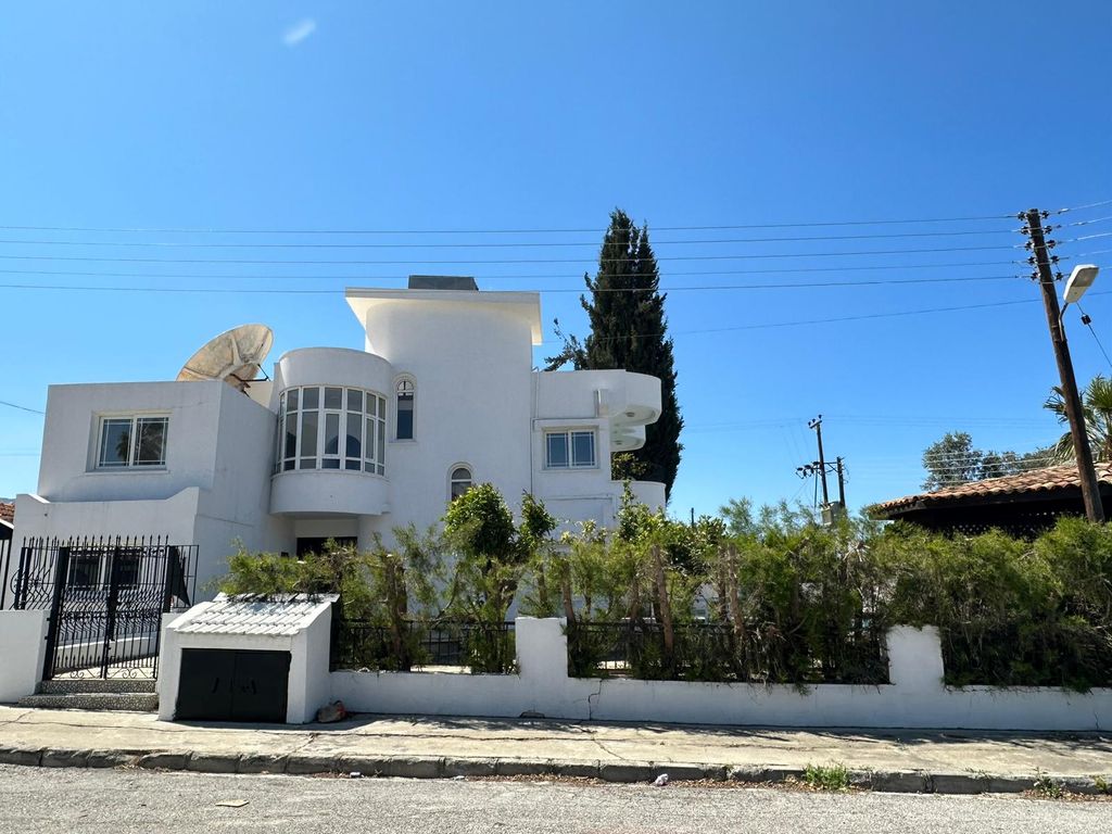 Property photo 1 of 18