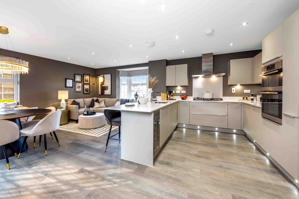 Property photo 1 of 10 Henley Kitchen/Diner