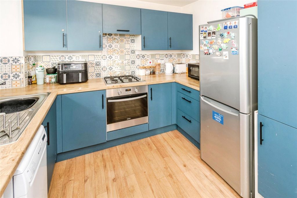 Property photo 2 of 10 Picture No. 11