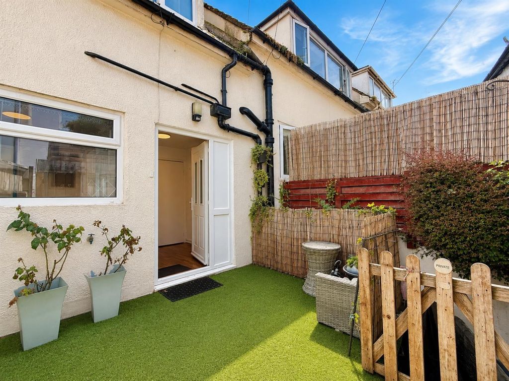 Property photo 3 of 17 Courtyard Garden.Png