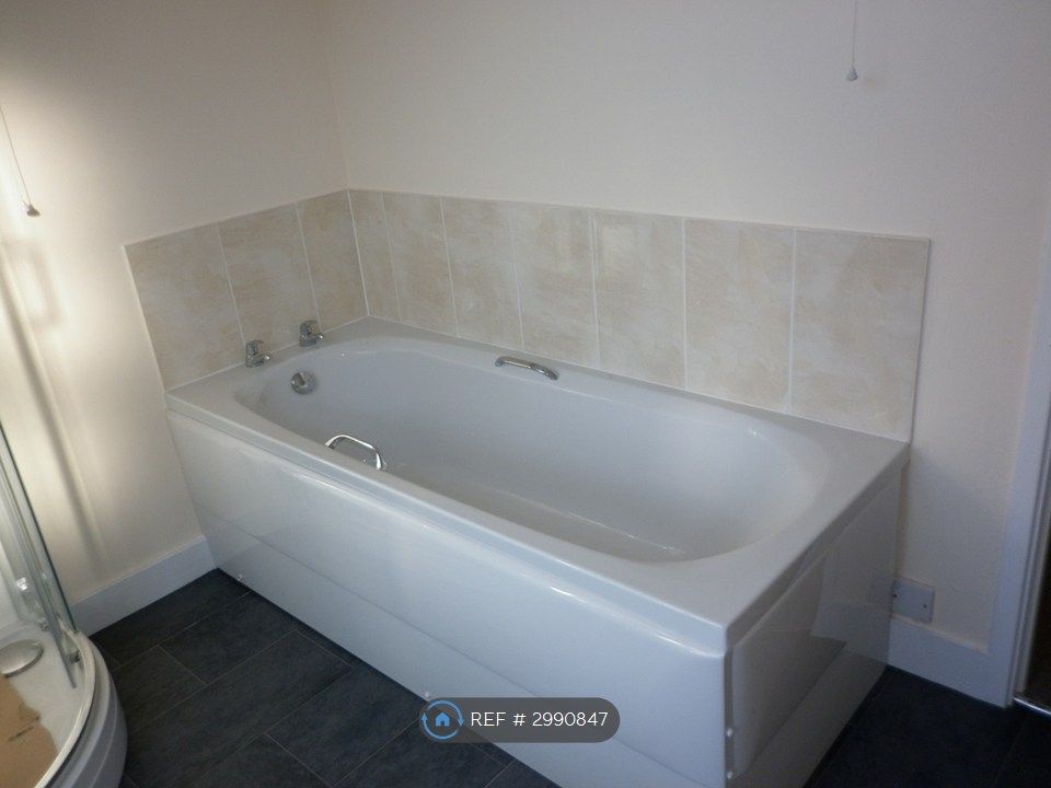 Property photo 3 of 6 Bathroom