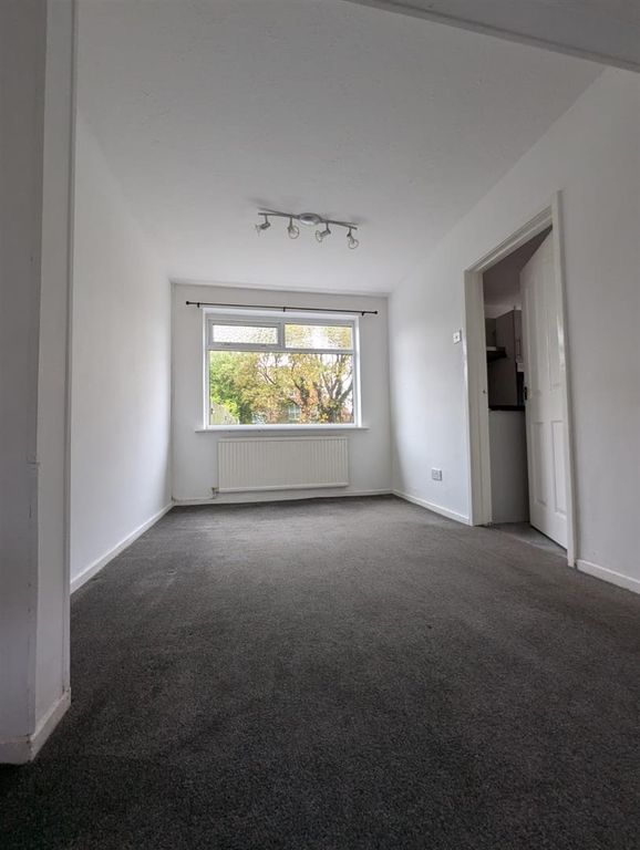 Property photo 3 of 7 Living Dining