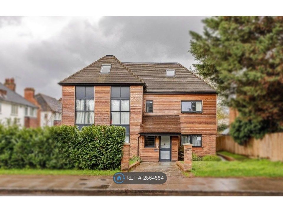 Property photo 1 of 13 Front Of Braeburn Court N14 4hd