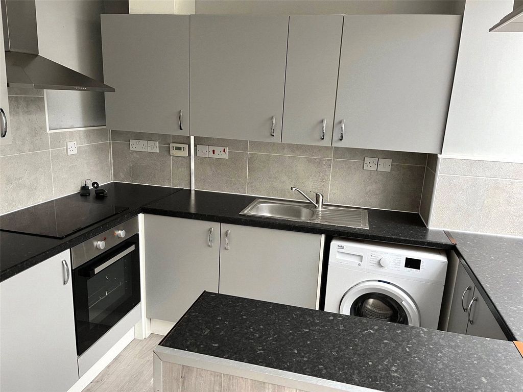 Property photo 2 of 6 Picture No. 08