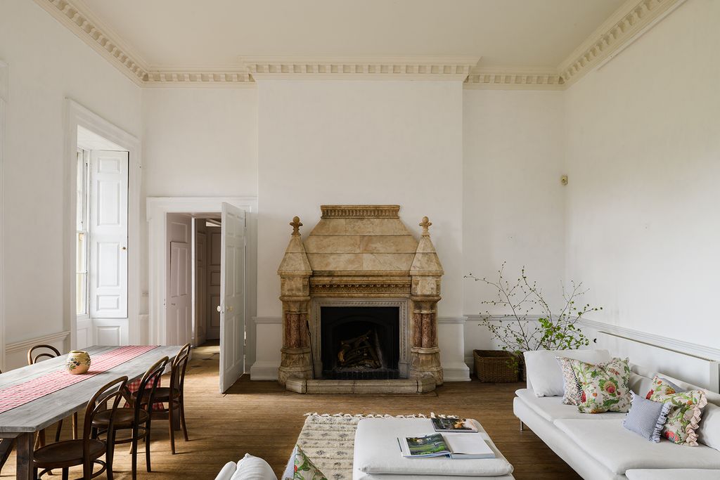Property photo 3 of 45 Narborough Hall_10.Jpg