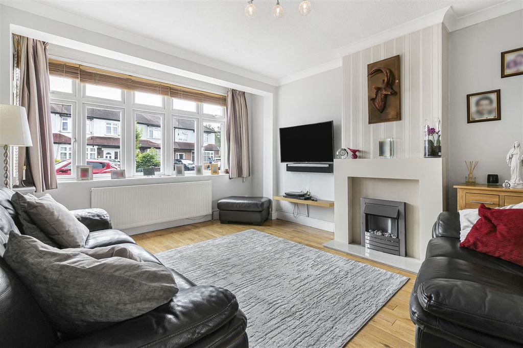 Property photo 3 of 14 6_55574.Jpg