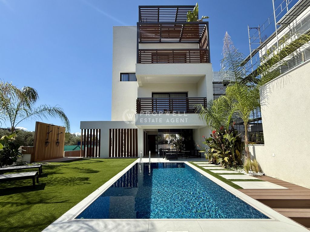 Property photo 1 of 20