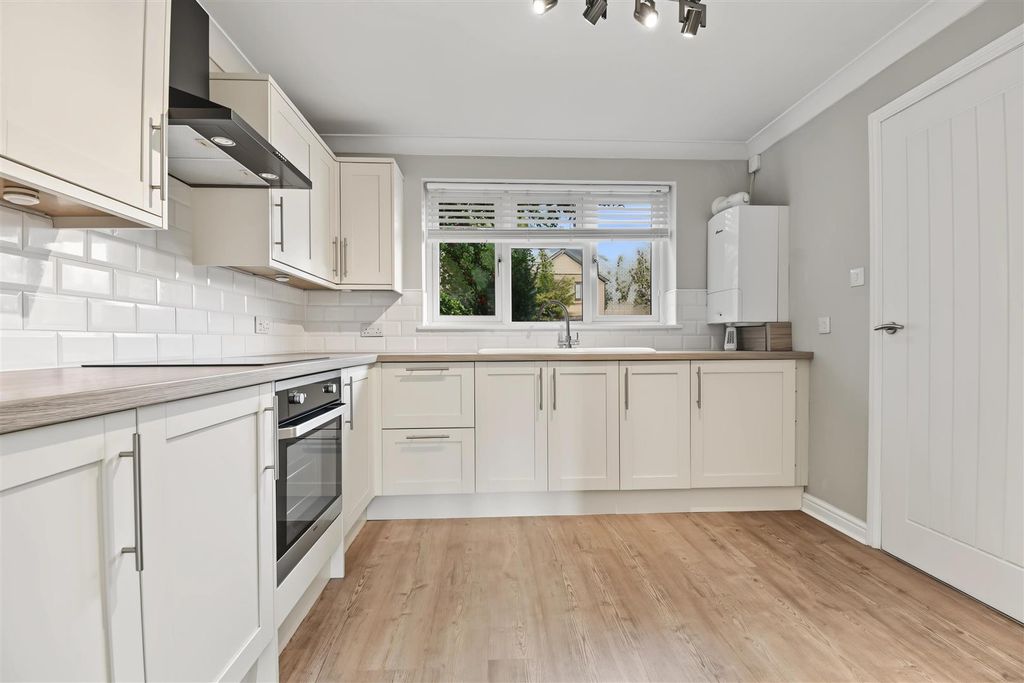 Property photo 2 of 26 Kitchen