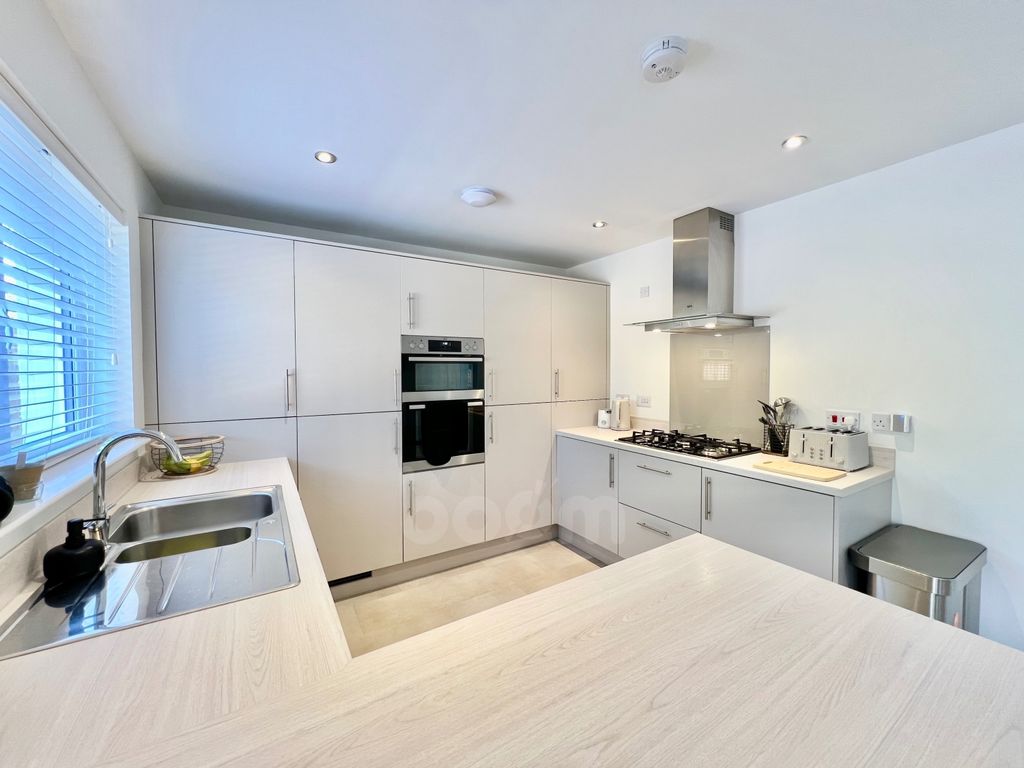 Property photo 3 of 26 Colville Crescent, Glengarnock Kitchen Photo