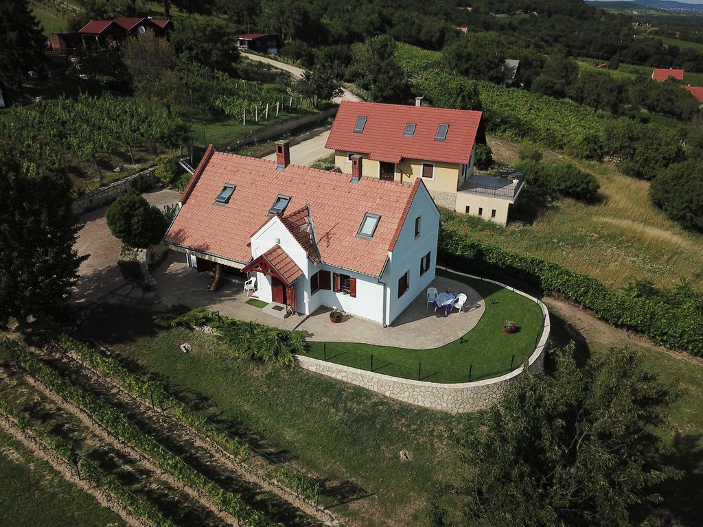 Property photo 2 of 50