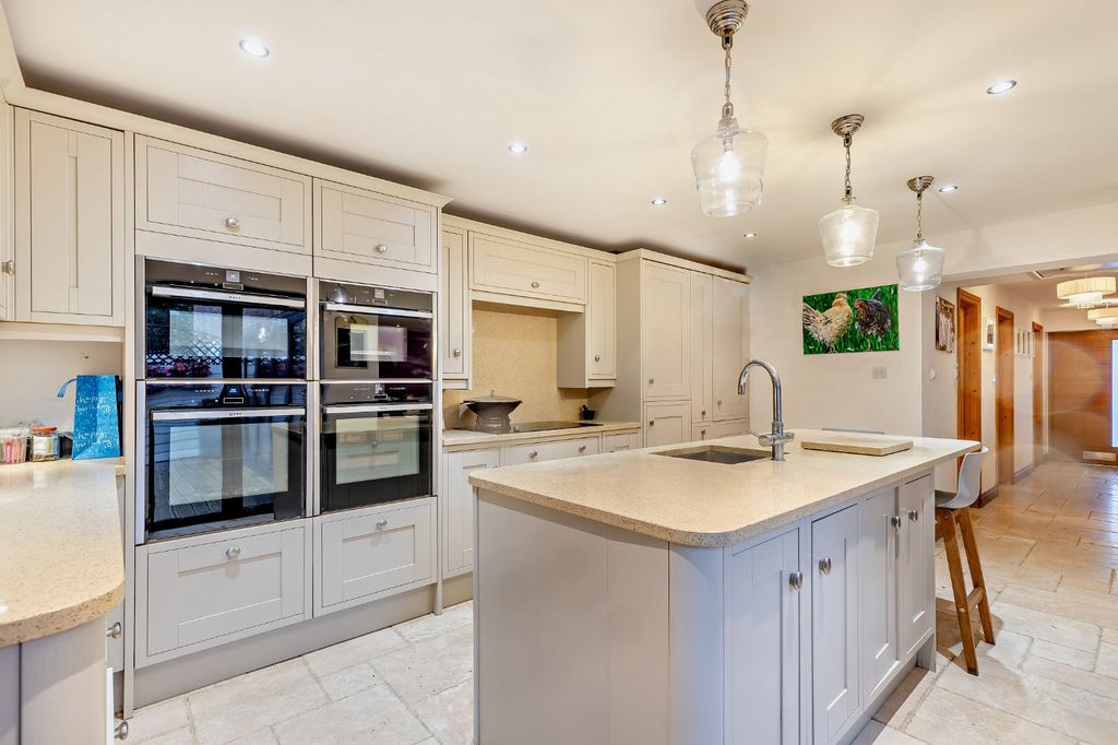 Property photo 3 of 18 Picture No. 10