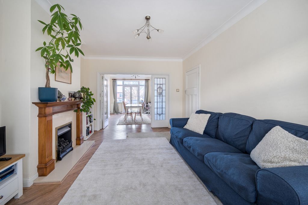 Property photo 2 of 15 1407242-9-6983478...