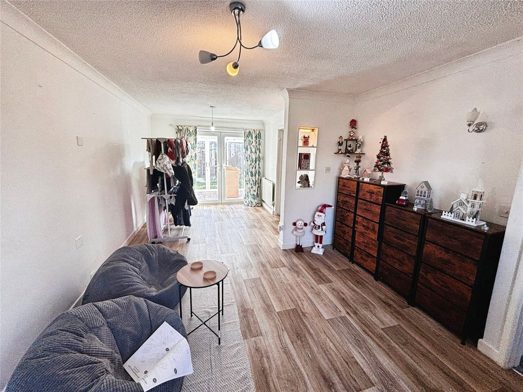 Property photo 2 of 20 Lounge