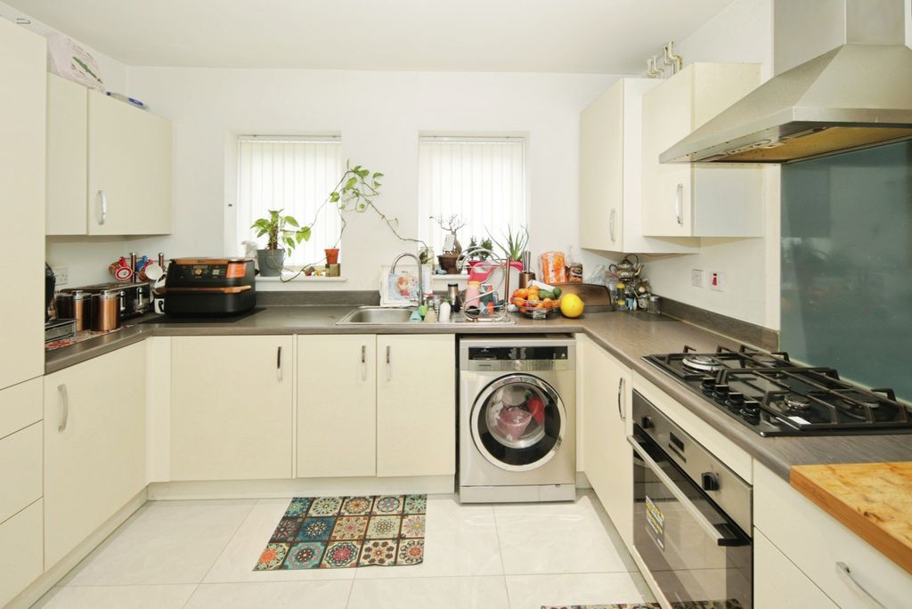 Property photo 3 of 16 Pbox-Img.Jpg