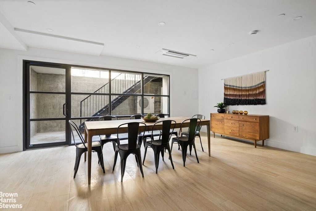Property photo 3 of 11 <Alttext/>