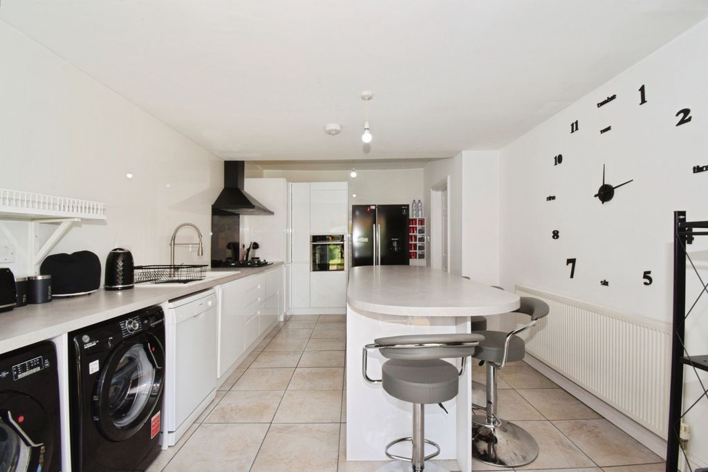 Property photo 2 of 17 Kitchen Diner