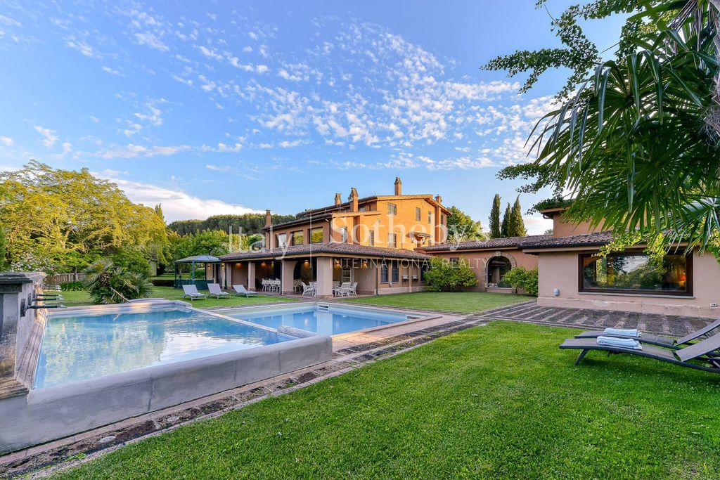 Property photo 2 of 53