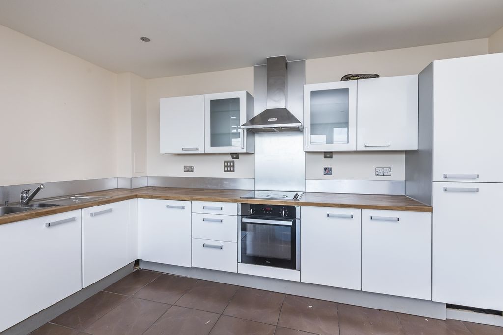 Property photo 2 of 17 Kitchen