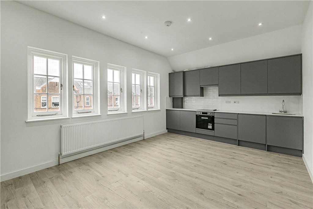 Property photo 3 of 12 Kitchen/Reception