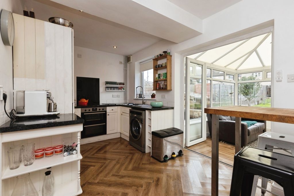 Property photo 2 of 17 Pbox-Img.Jpg