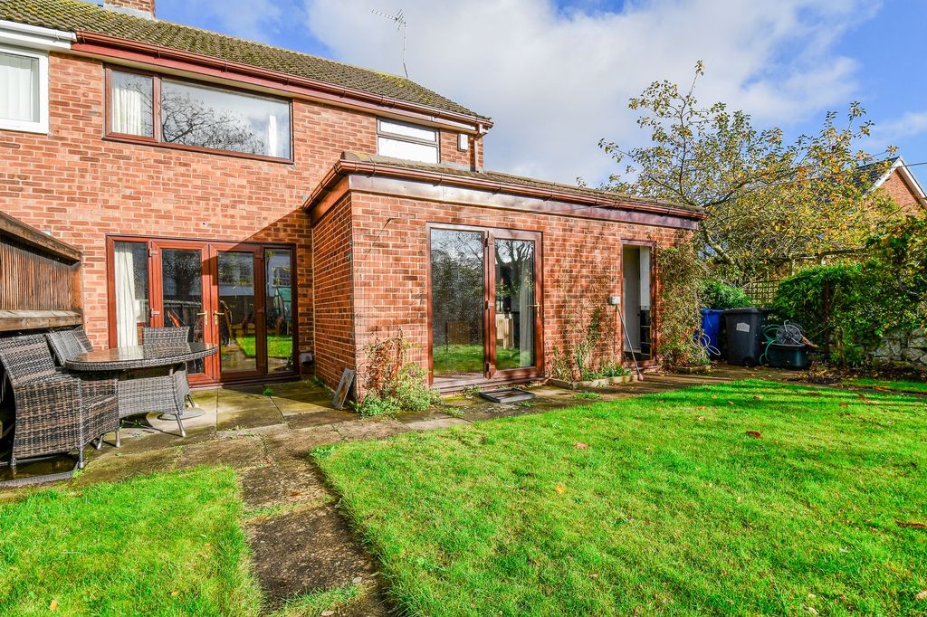 Property photo 2 of 21 Garden