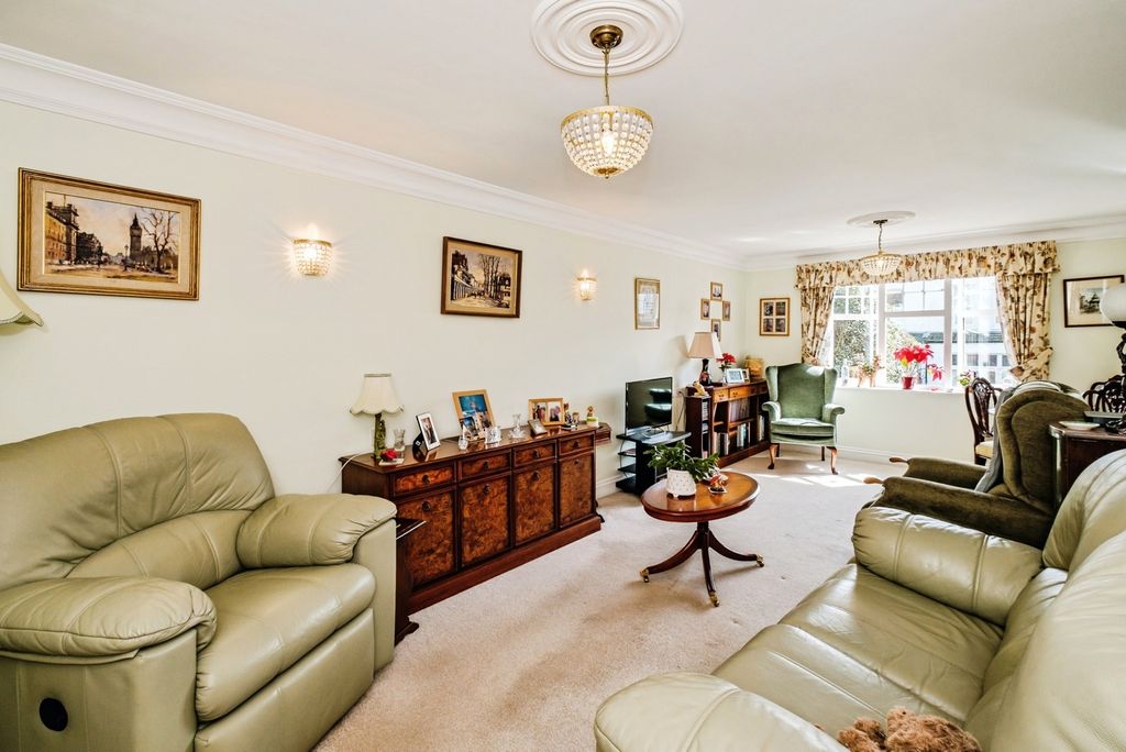 Property photo 2 of 16 Pbox-Img.Jpg