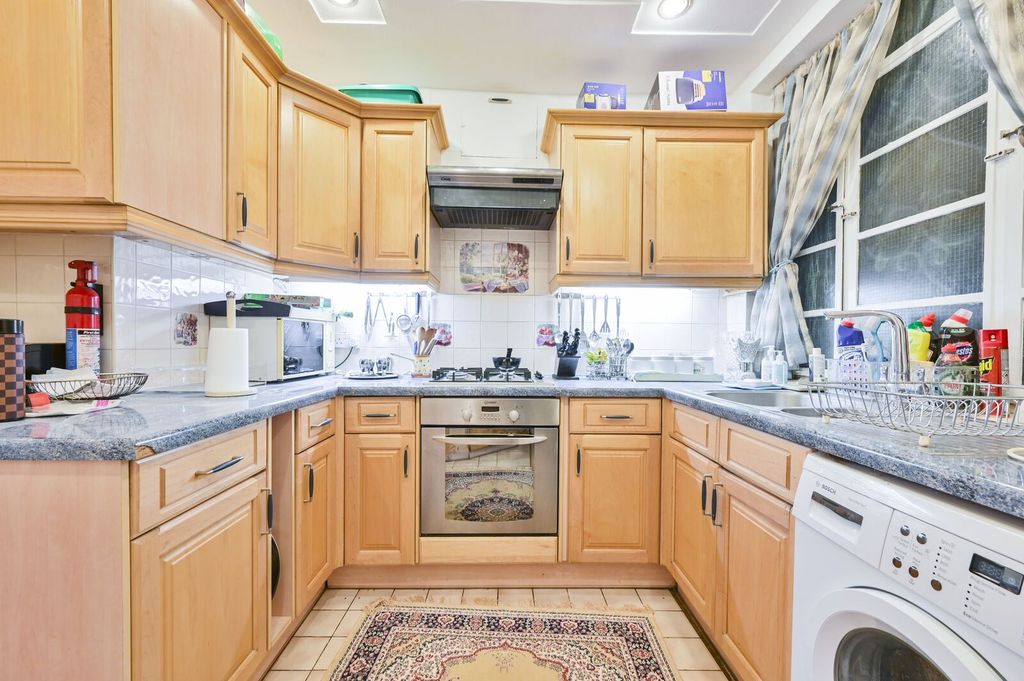 Property photo 3 of 9