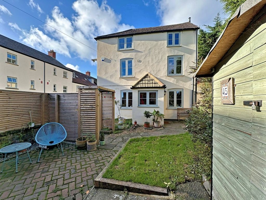 Property photo 1 of 15