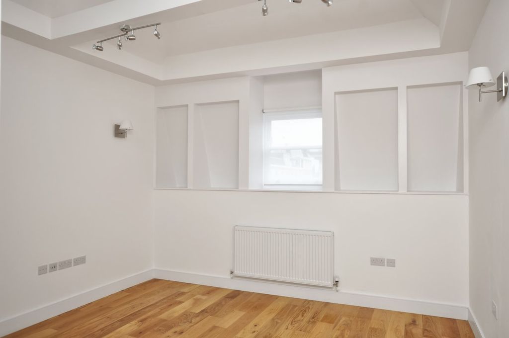 Property photo 2 of 3