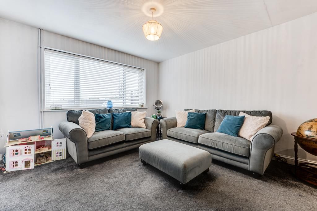 Property photo 3 of 24 12 Pinewood Close, Kettering-23.Jpg