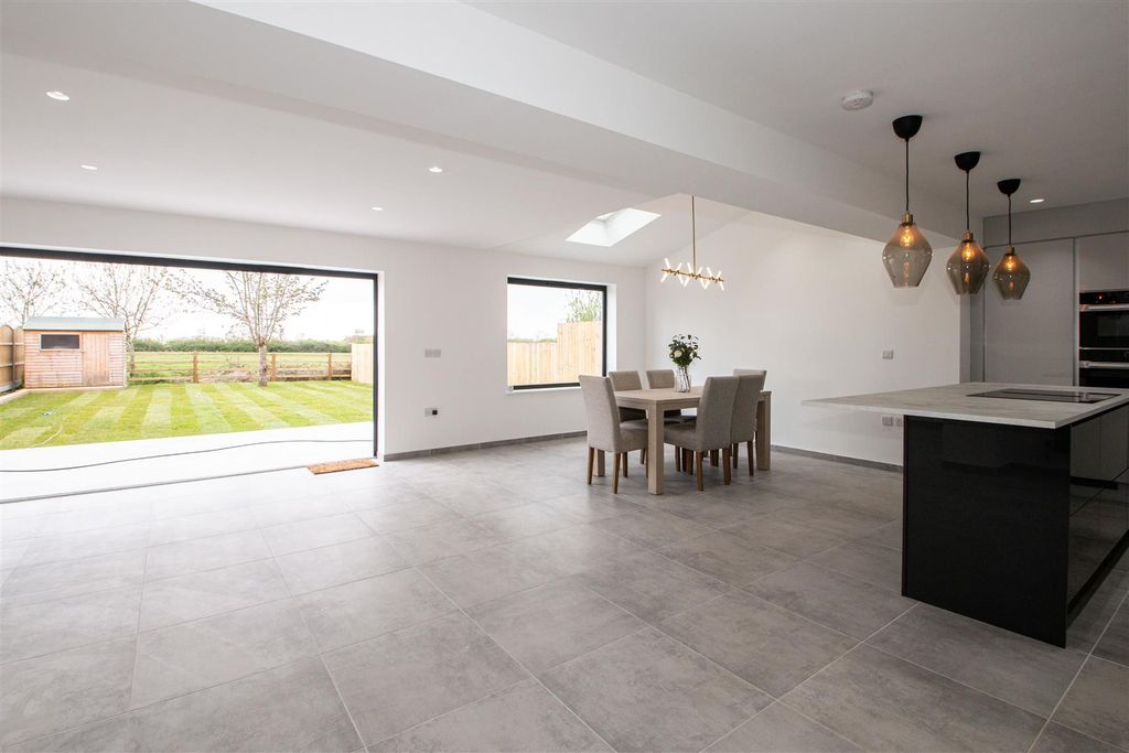 Property photo 3 of 38 46Mursley_6.Jpg
