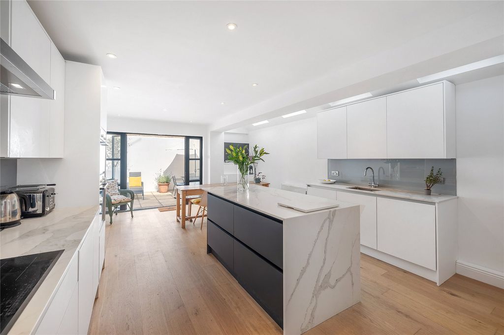 Property photo 2 of 12 Picture No. 09