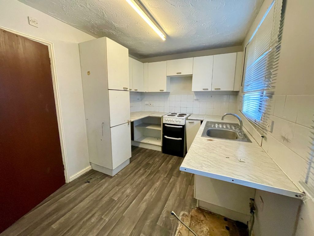 Property photo 2 of 6 4947212