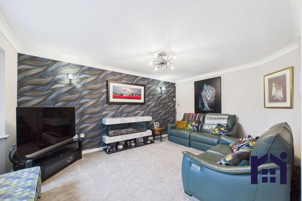 Property photo 3 of 30 Living Room