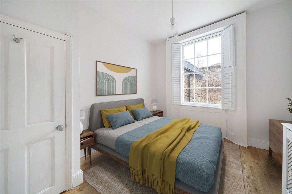 Property photo 3 of 18 Bedroom