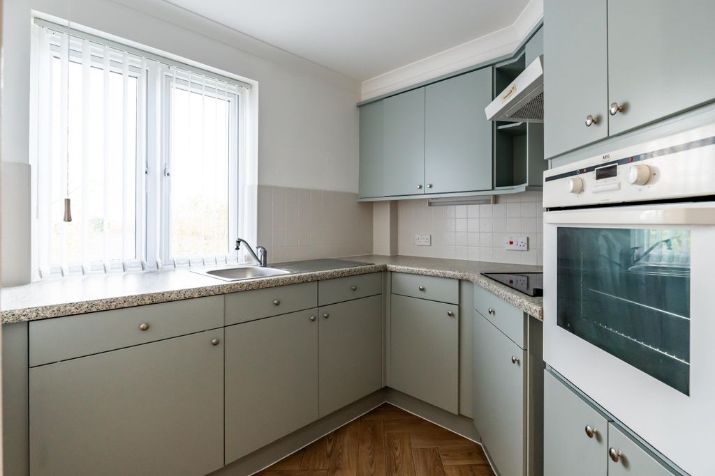 Property photo 3 of 24