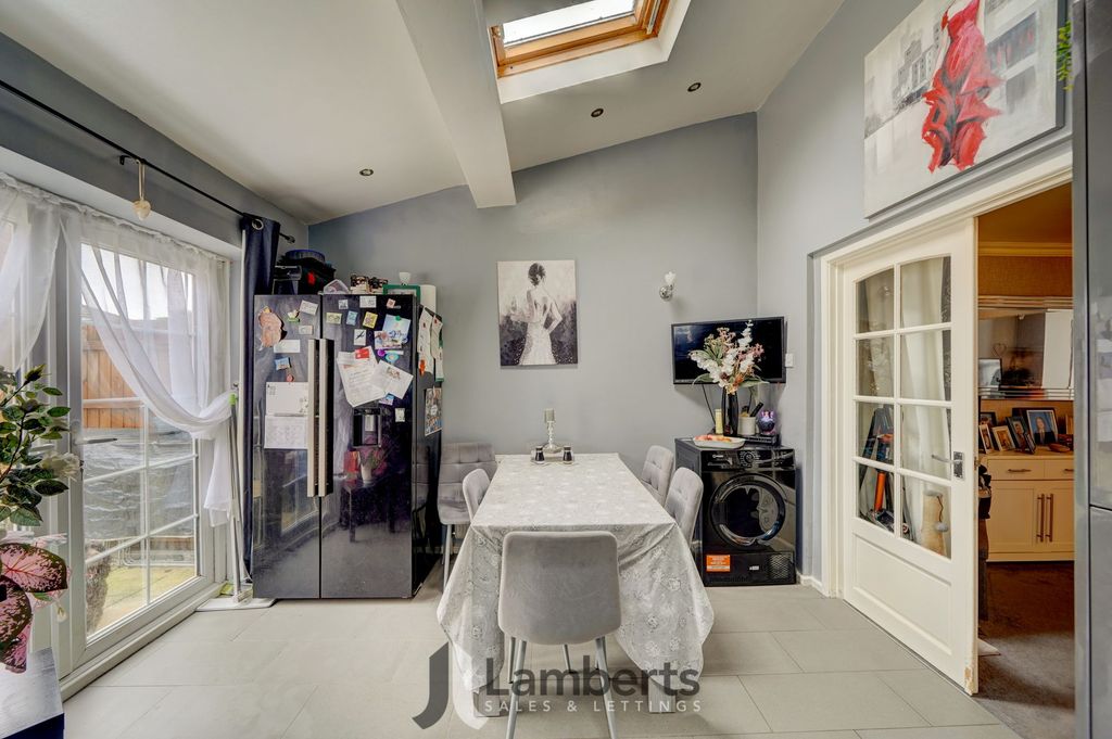 Property photo 3 of 24 Kitchen/Diner