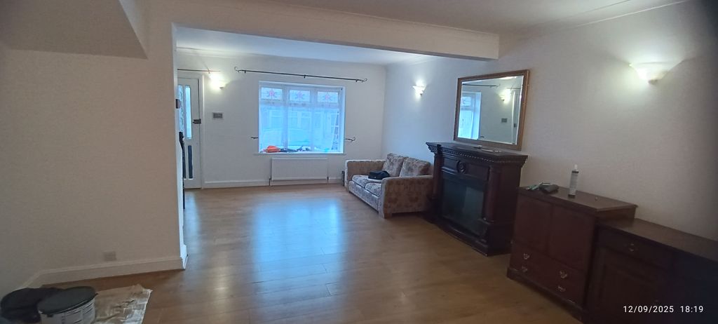 Property photo 1 of 32