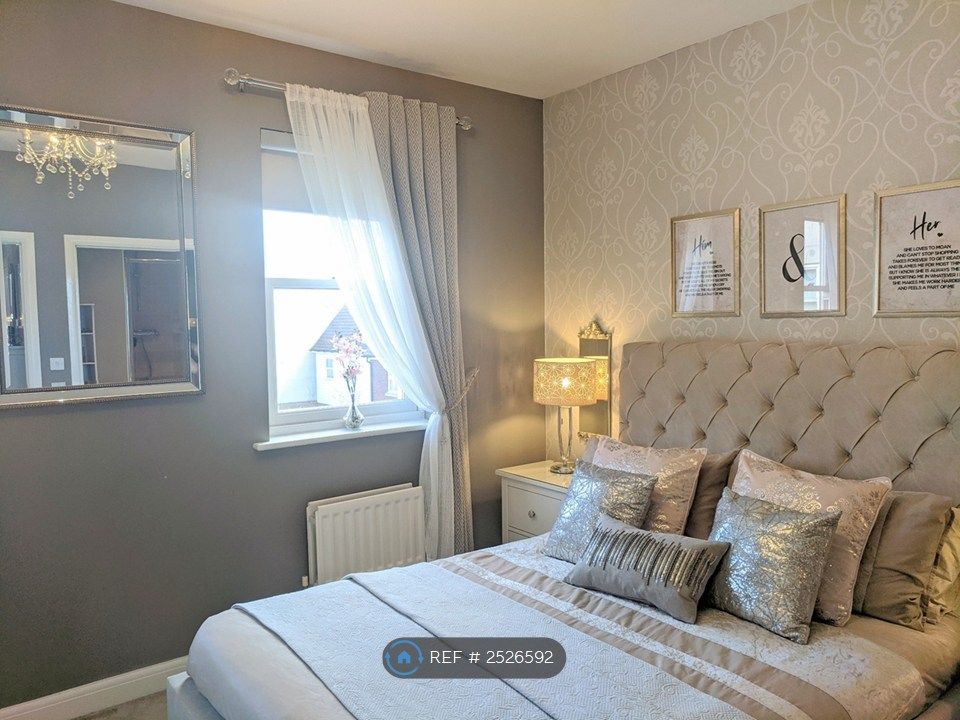 Property photo 3 of 19 Ensuite
