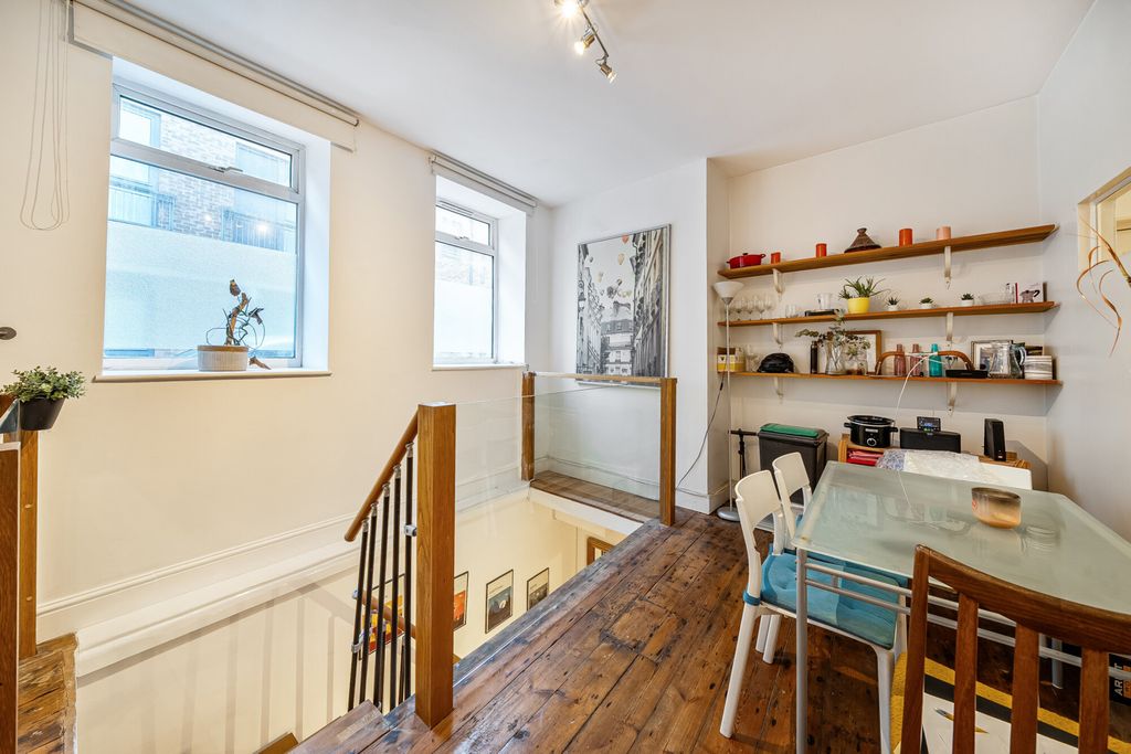 Property photo 3 of 15 Kitchen