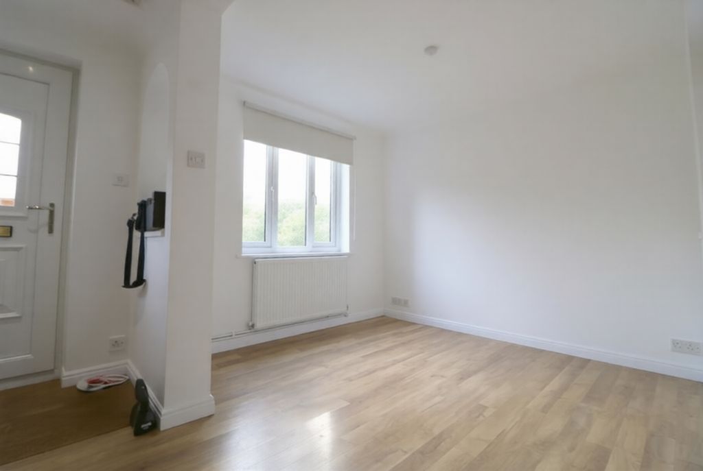 Property photo 3 of 10 Living Room