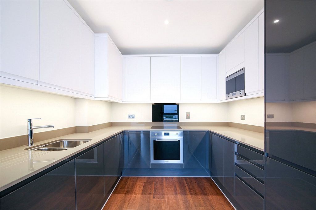 Property photo 1 of 10 Kitchen