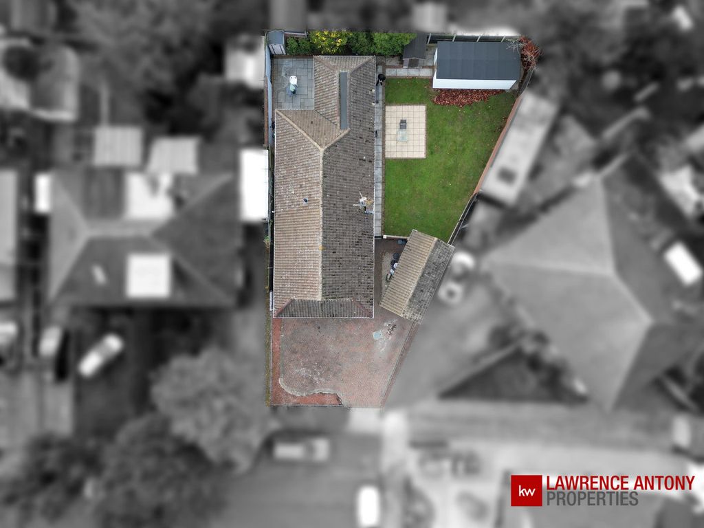 Property photo 2 of 32