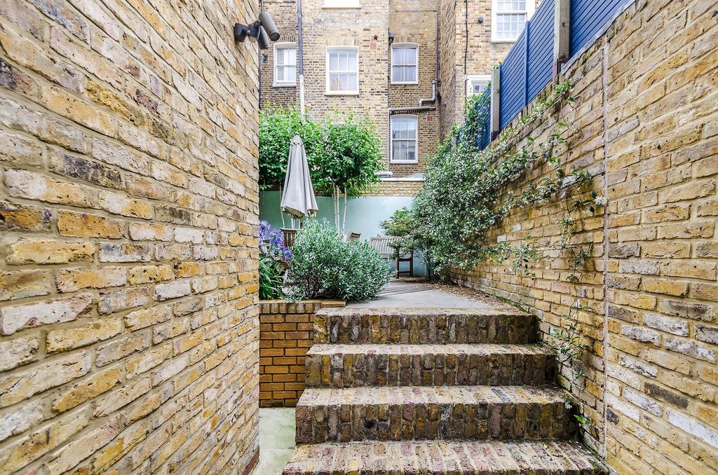Property photo 1 of 34