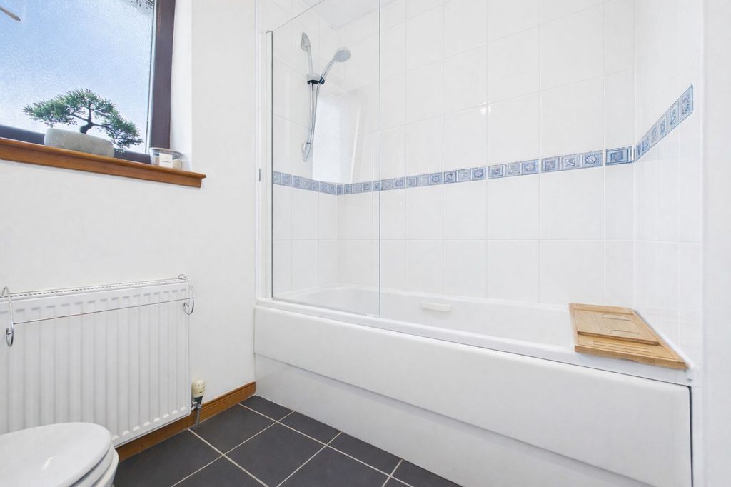 Additional image 13 of 2 bed flat for saleHolm Dell Place, Inverness IV2