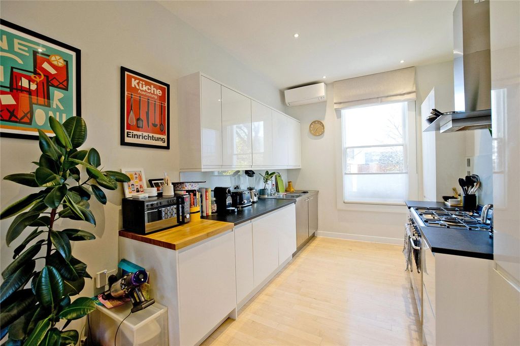 Property photo 2 of 15 Picture No. 08