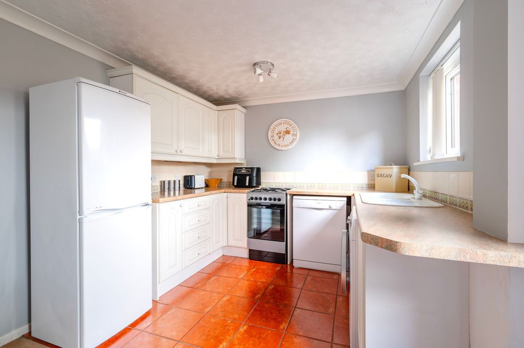 Property photo 2 of 16