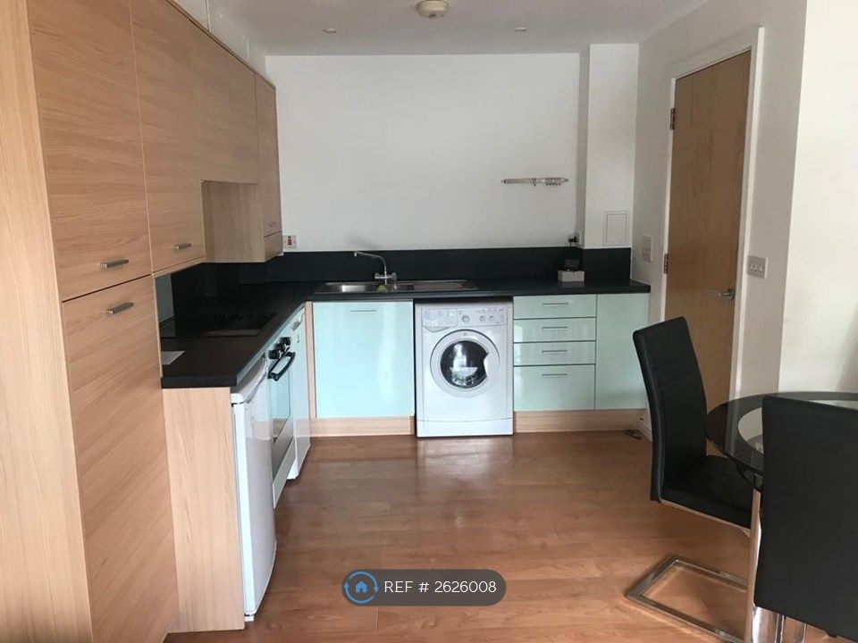 Property photo 2 of 8 Kitchen